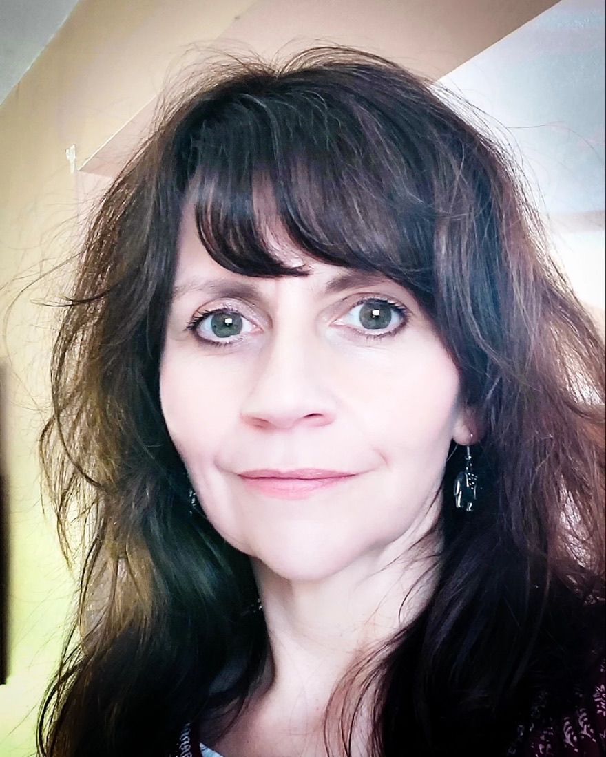 Portrait of Dr Nicola Curtis